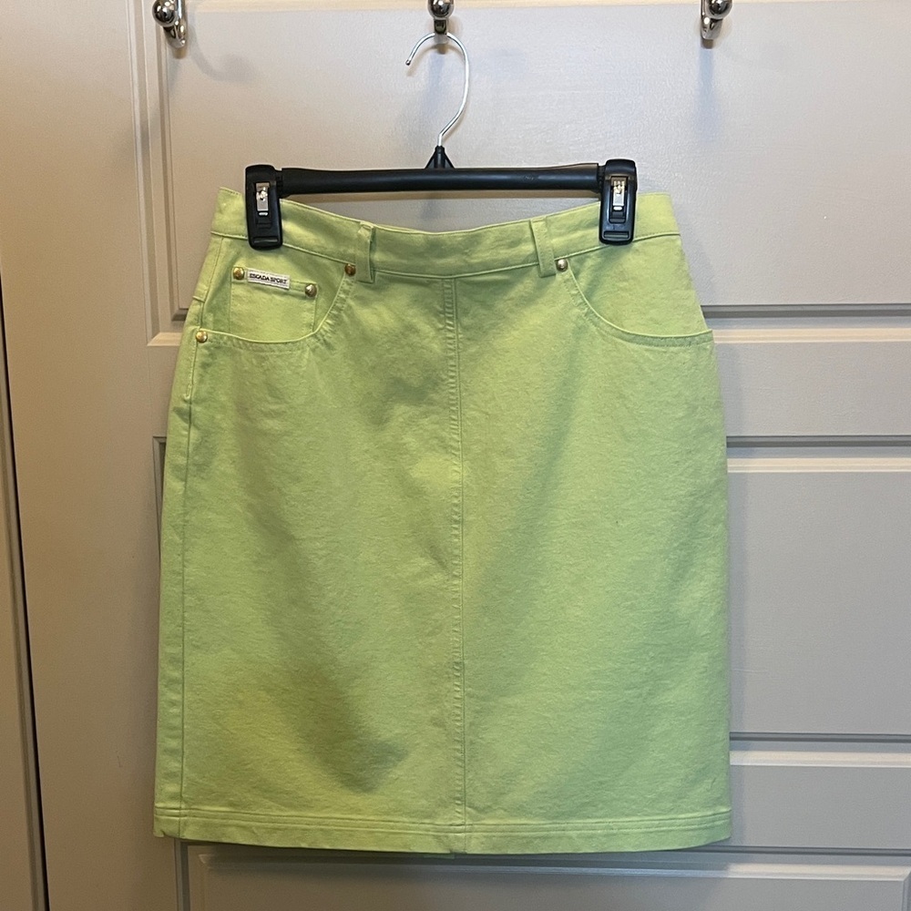 Escada  sport women’s  Sz 40 mini sporty green skirt atleisure vacation